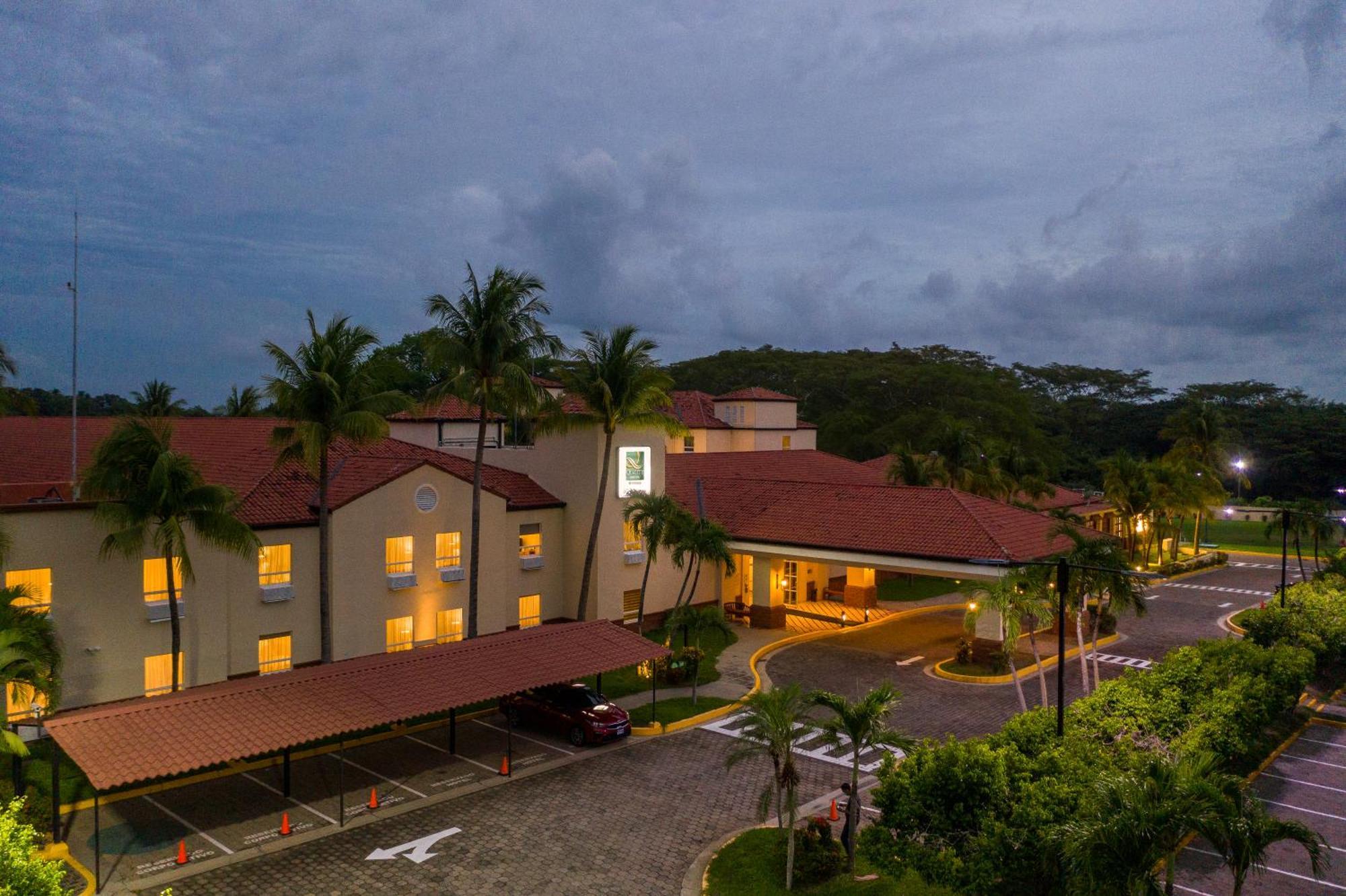 Quality Hotel Real Aeropuerto San Salvador San Luis Exterior photo